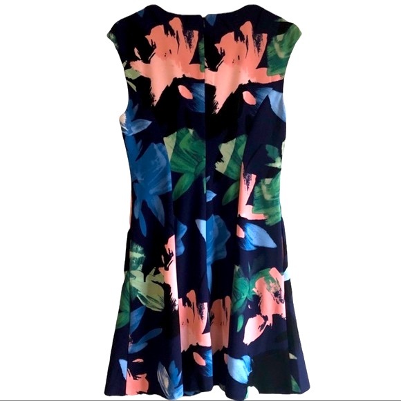 Like New Vince Camuto Dress - Picture 9 of 9